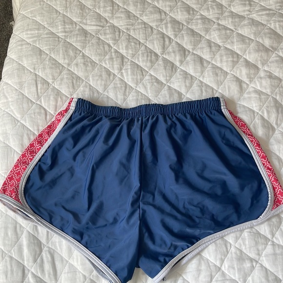 Navy and pink work out shorts. - Picture 4 of 6